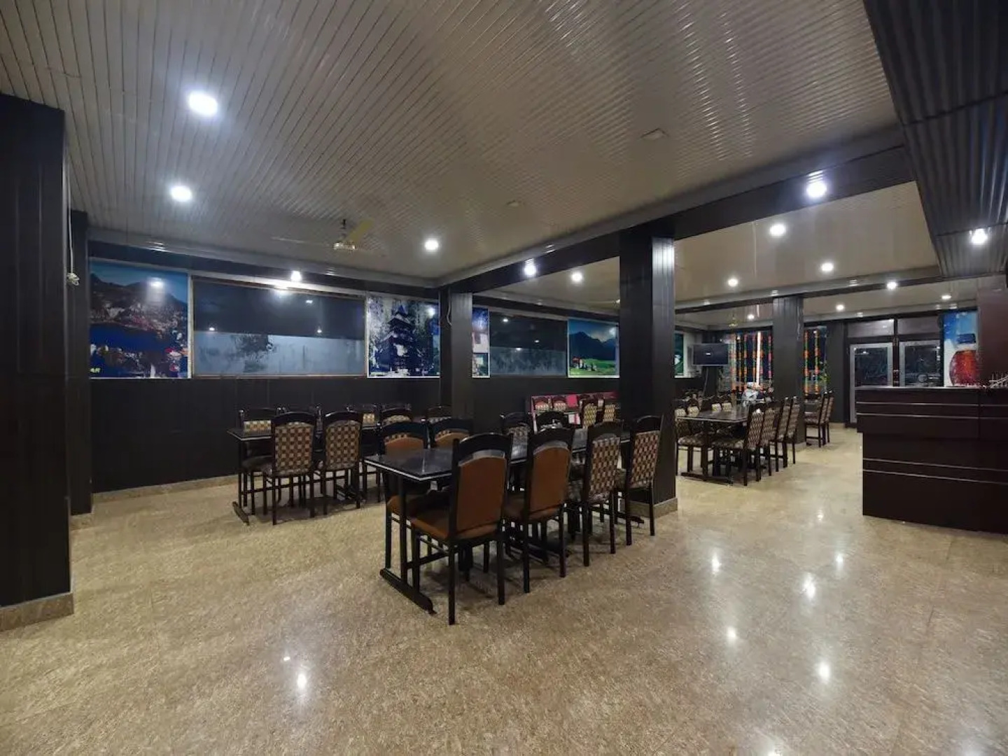 Oyo 28027 Hotel Dhruv