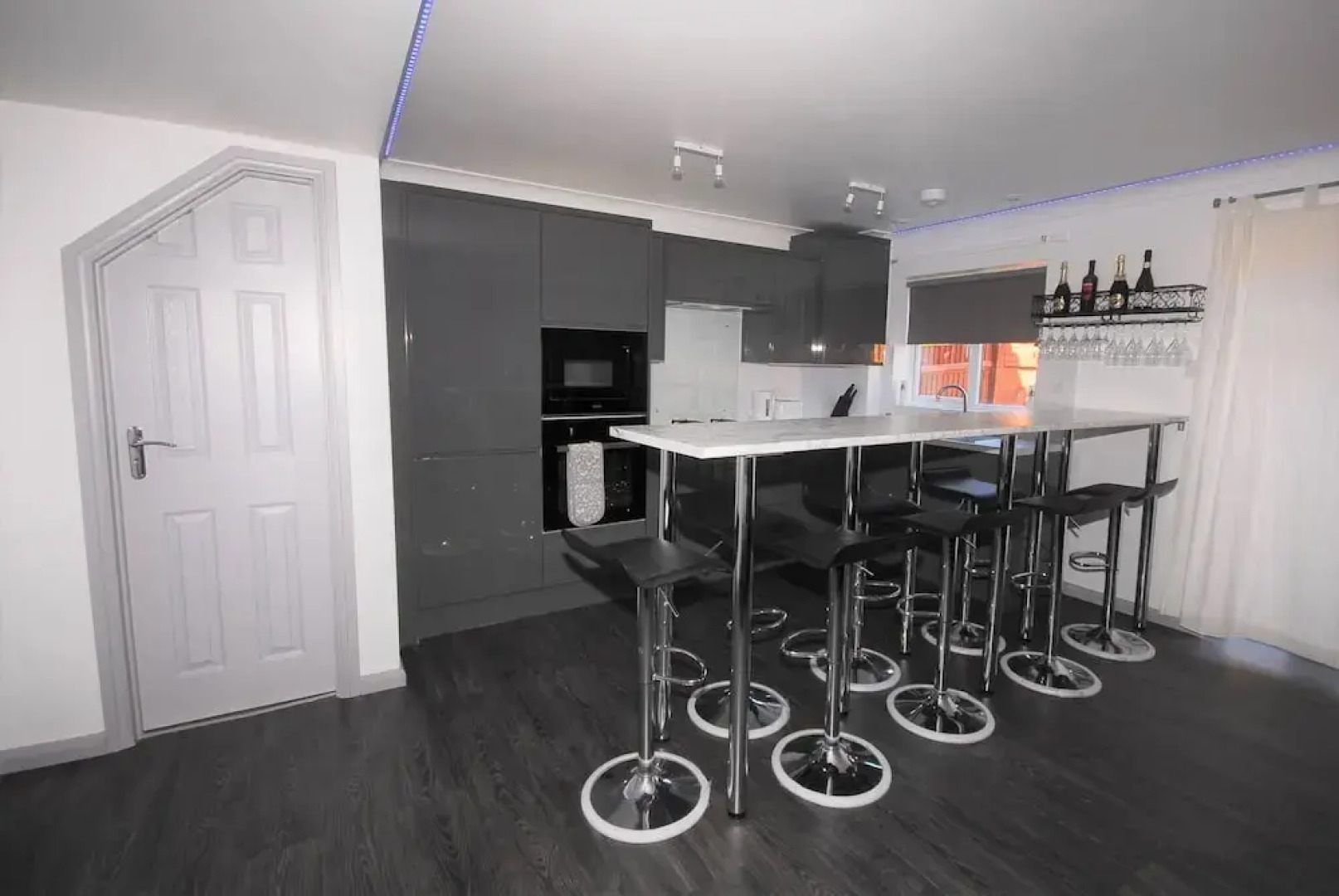 Get Away Home With Hot Tub Sleeps 7