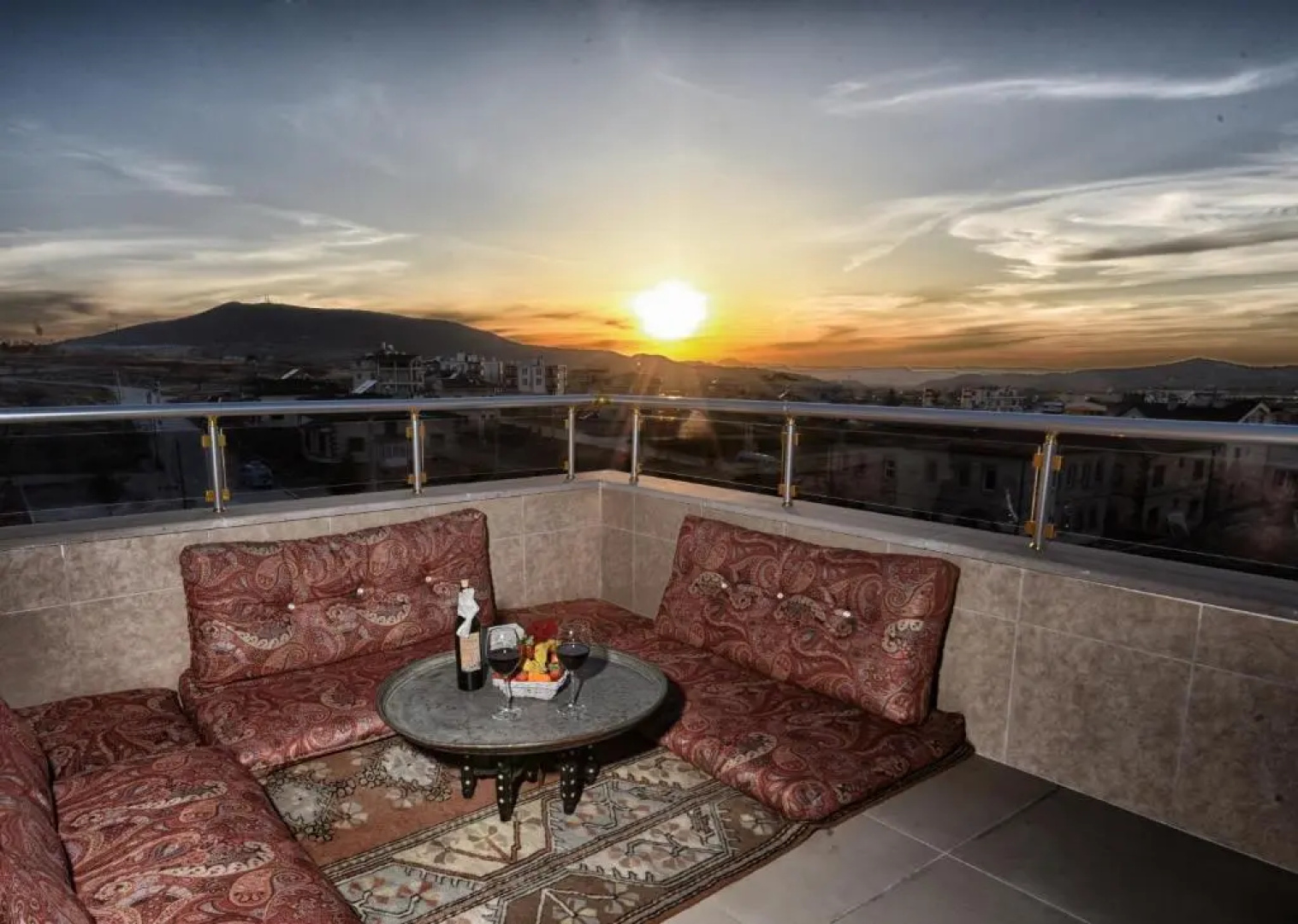 El Nazar Stone Suite