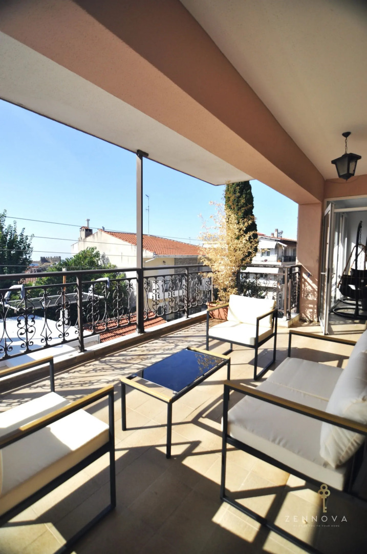 Zennova 80 Kastra Apartment