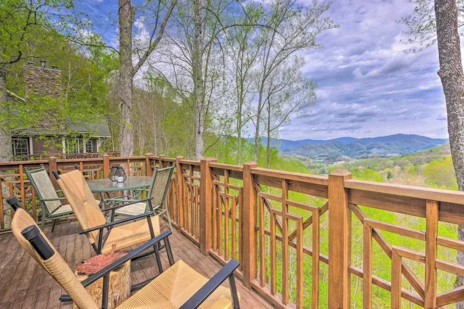 Pets Welcome: Quaint Blue Ridge Mountain Getaway!
