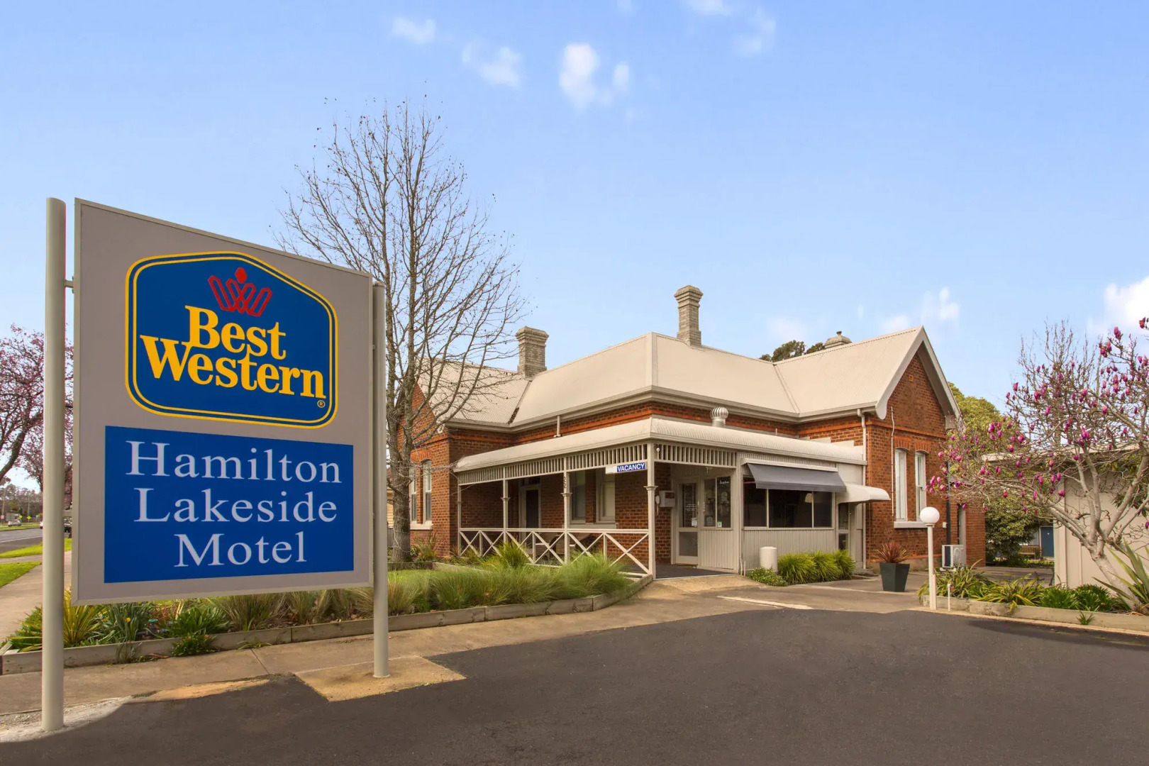 Hamilton Lakeside Motel