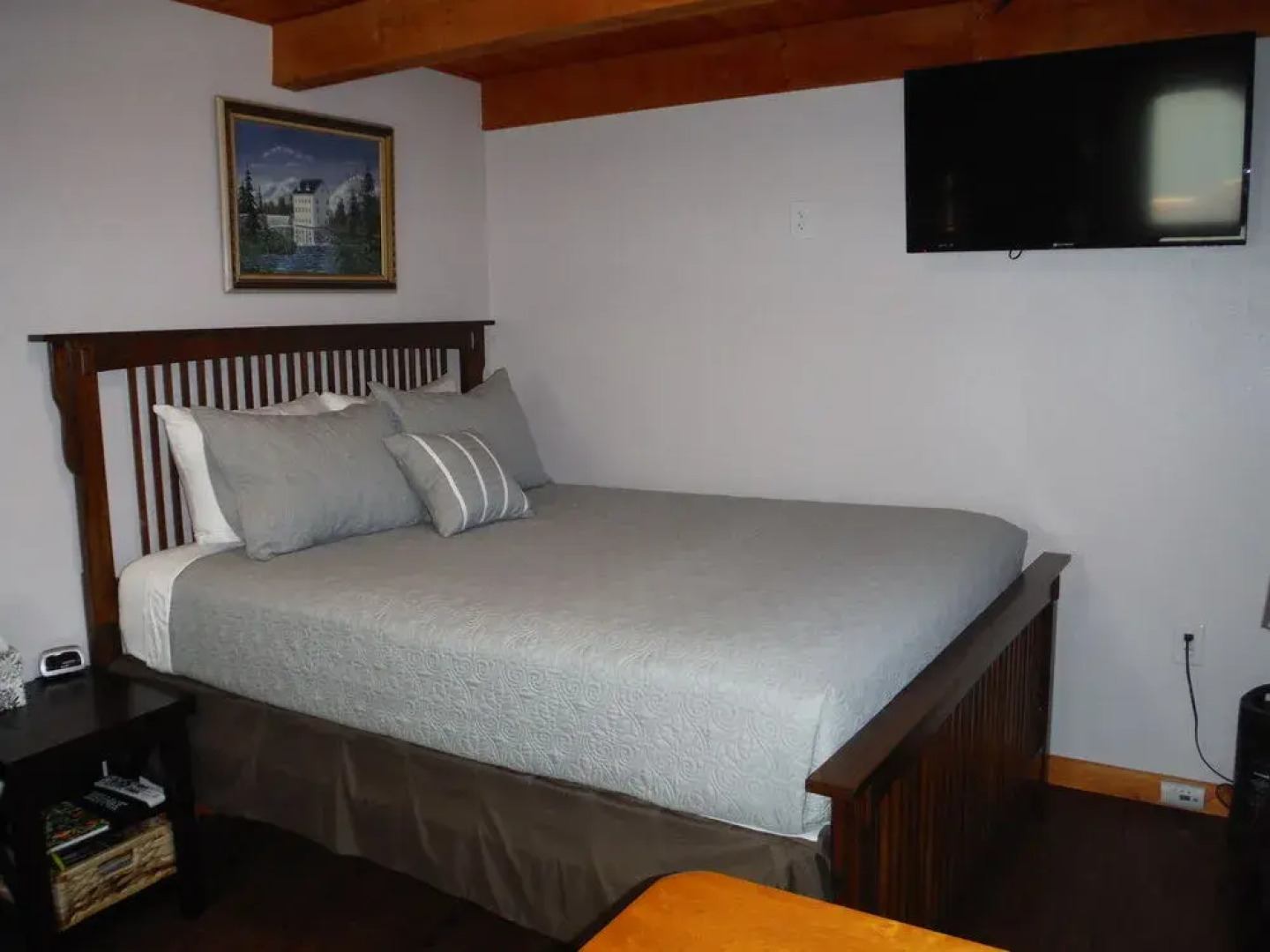 Talkeetna Love-Lee Cabins