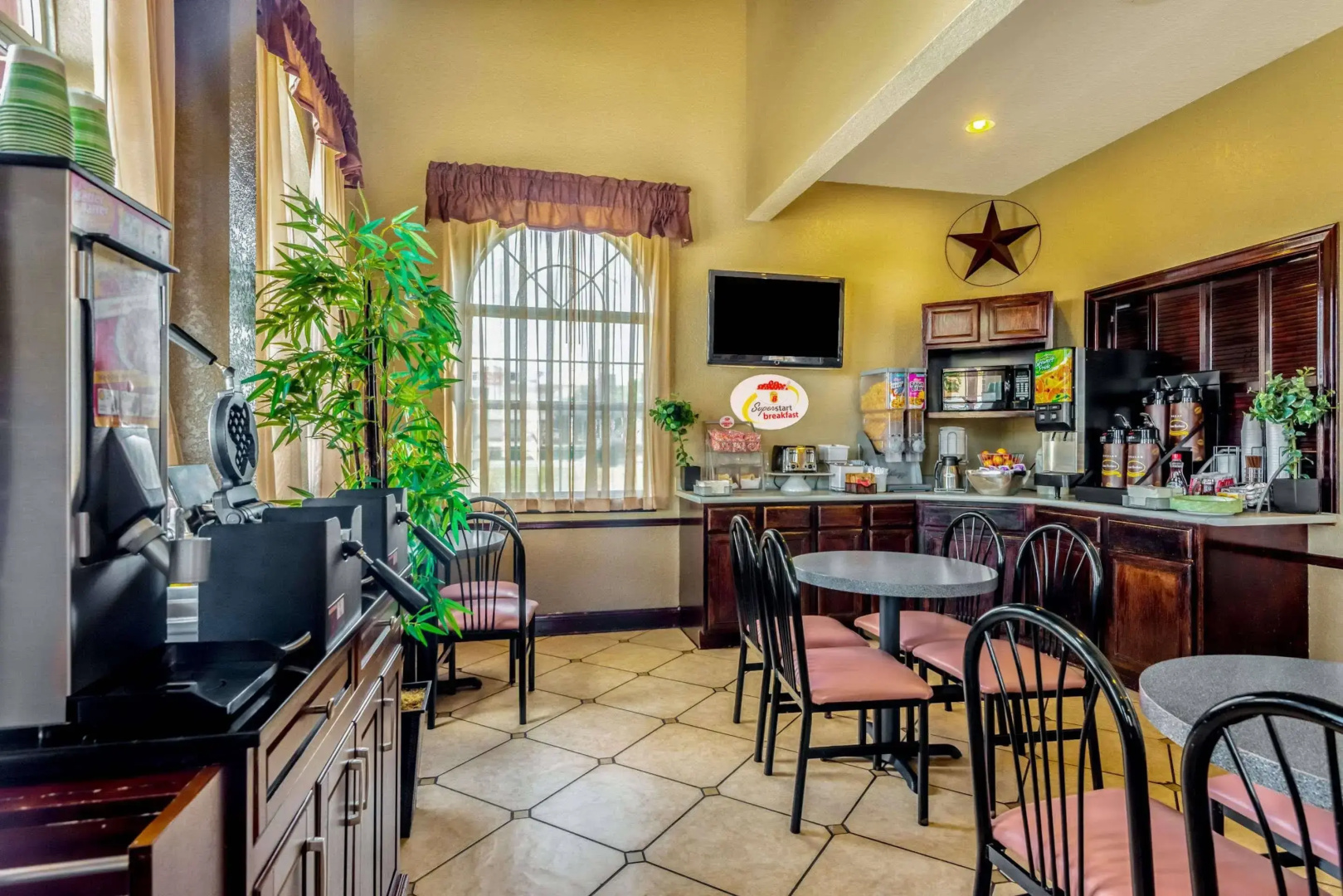 Hill Country Inn & Suites - New Braunfels / Gruene