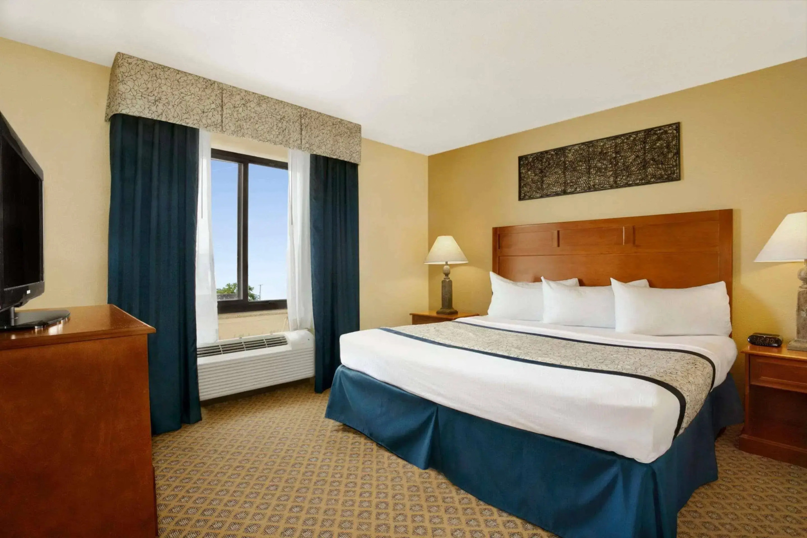 Roosevelt Grand Dakota, SureStay Collection by Best Western