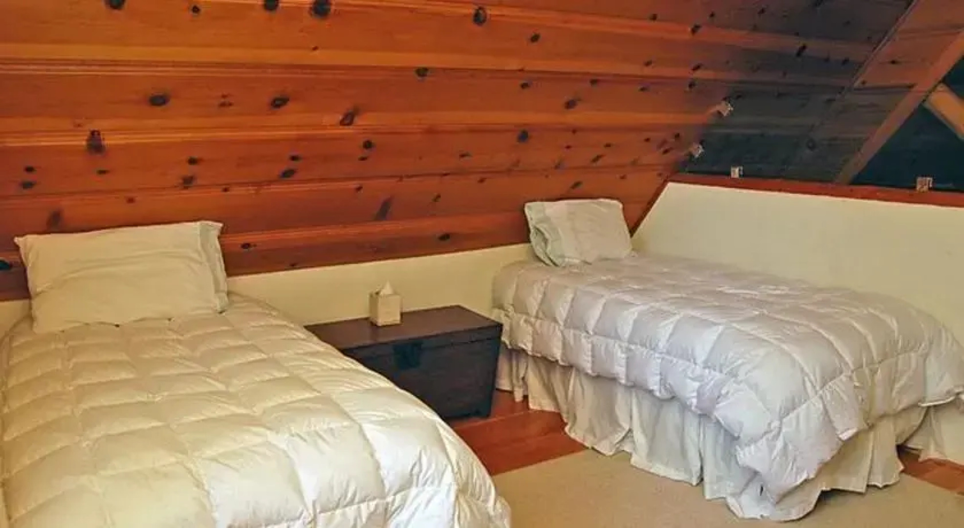 RedAwning Darling Delight Cabin