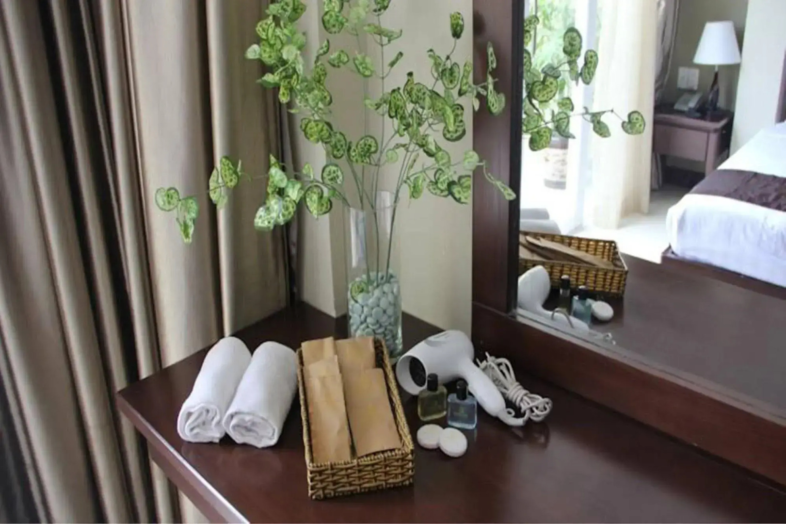 The Noble Swan Central Dong Du Hotel