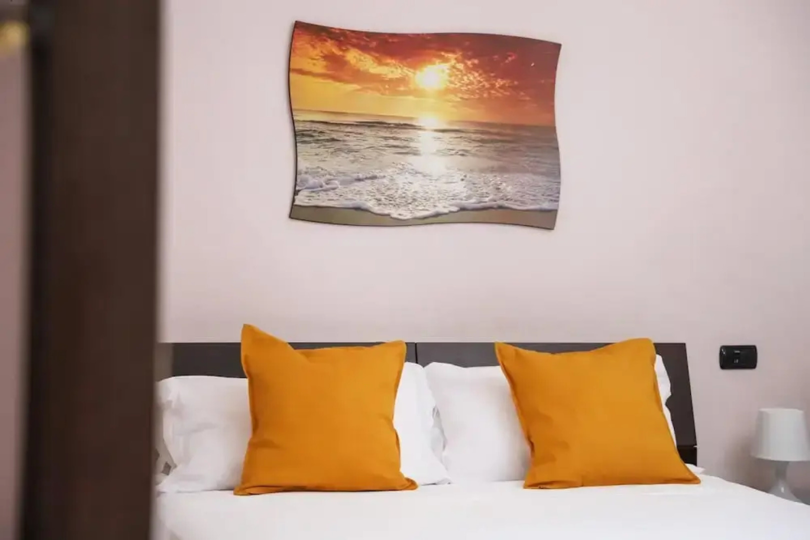 Metro Solfatara Apartment by Wonderful Italy