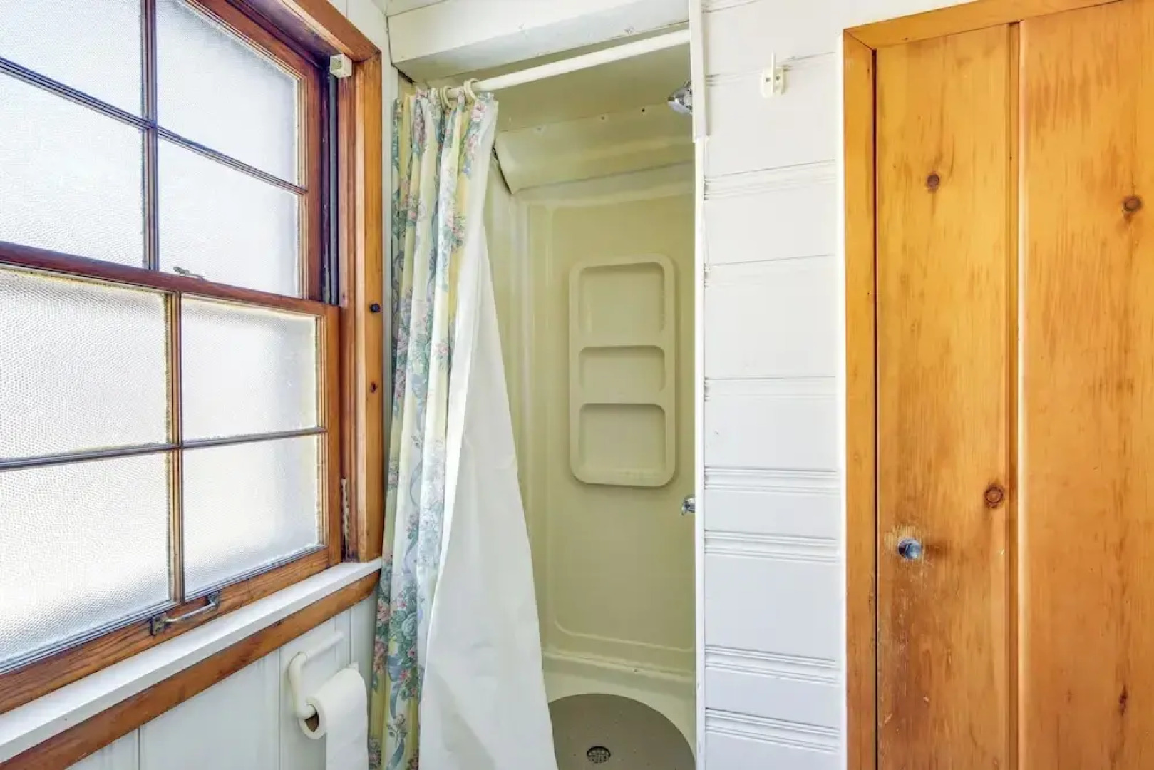 Cleveland Heights Home w/ Sunroom: Park Across St!