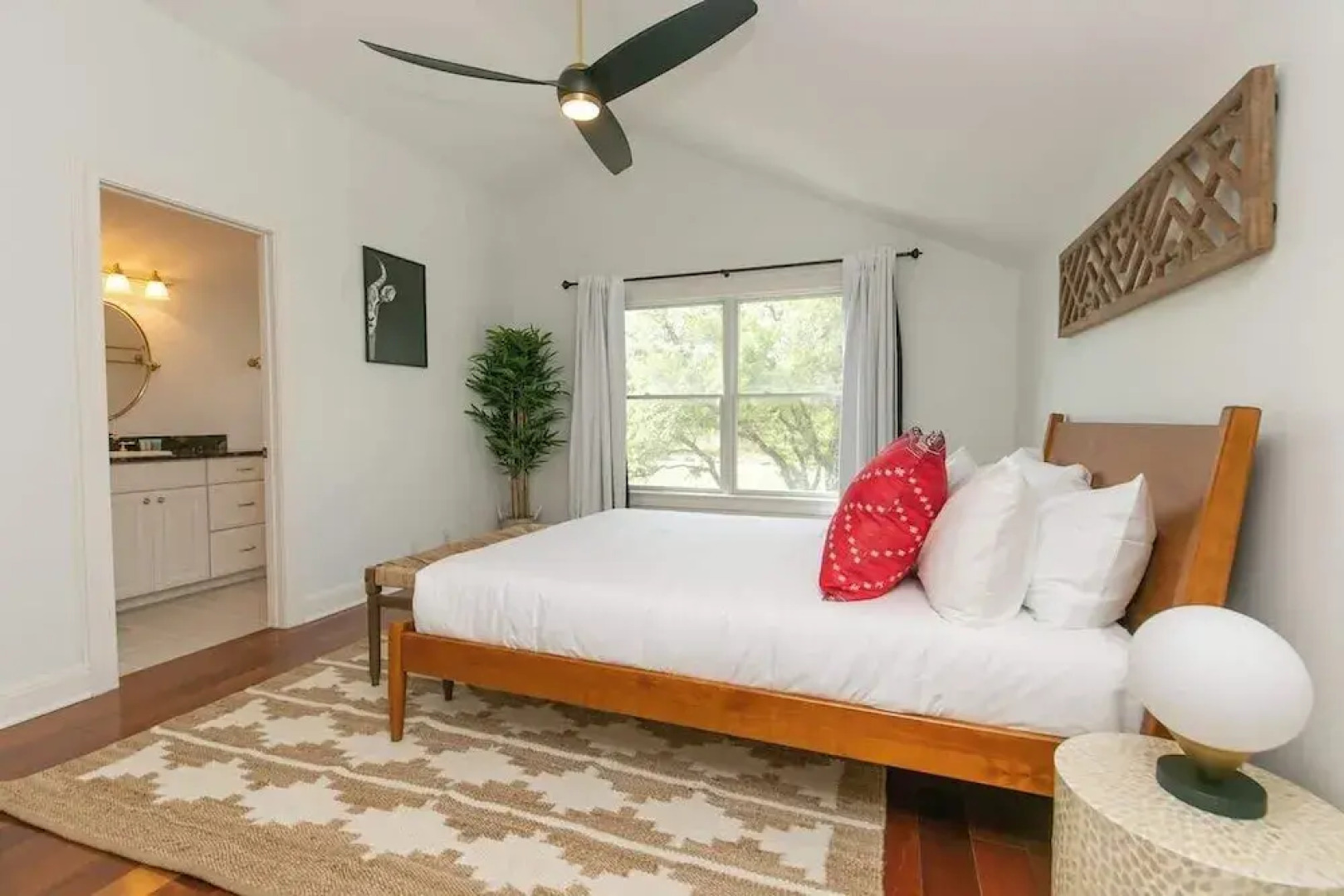 Spicewood Lodge W/pool, Hottub