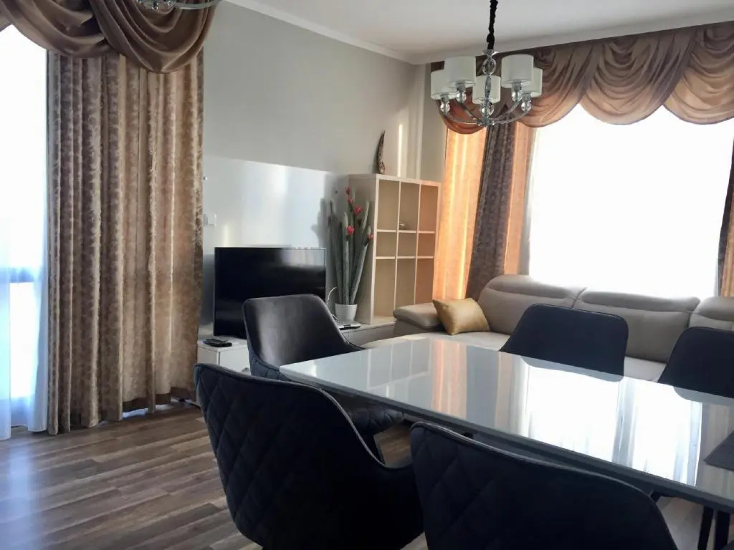 Green Paradise Deluxe Apartments