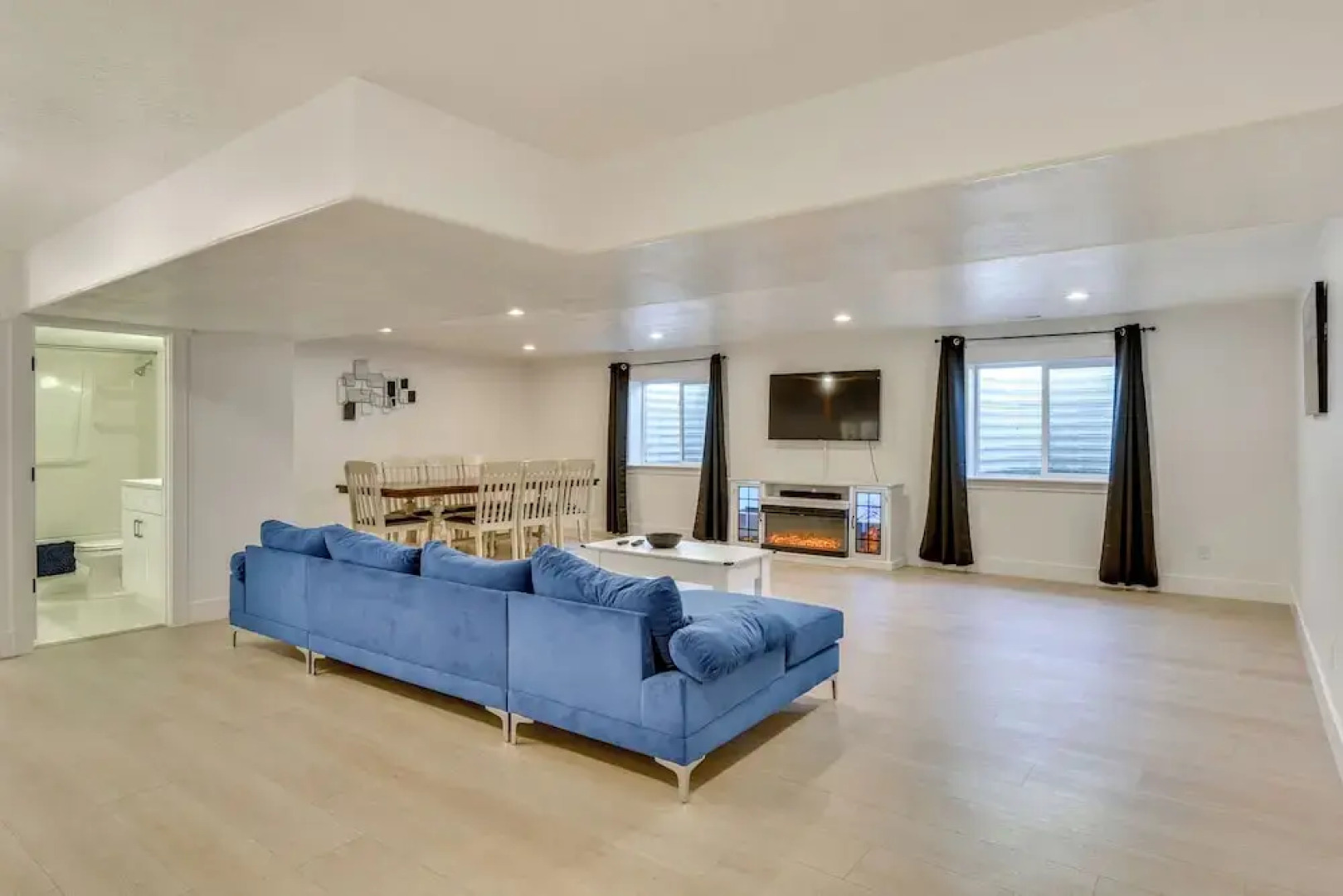 Sleek & Modern Morgan Abode: Great for Families!