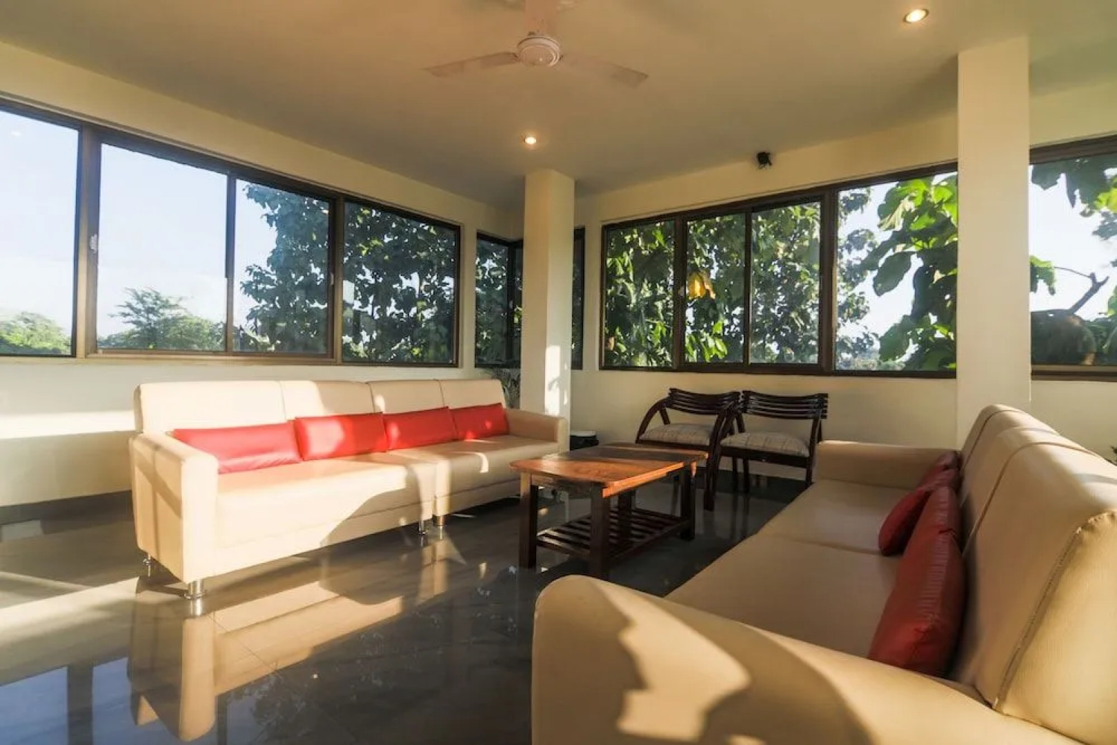 Oyo 24696 Green Point