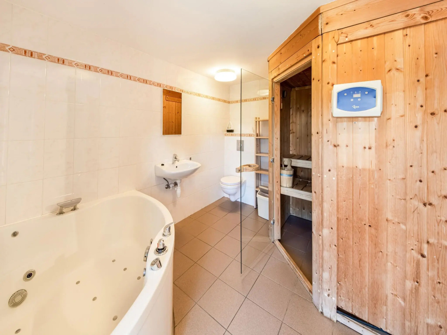 Stone Cottage With Sauna Jacuzzi A 5 Min Drive From The Cave Of Lorette In Rochefort