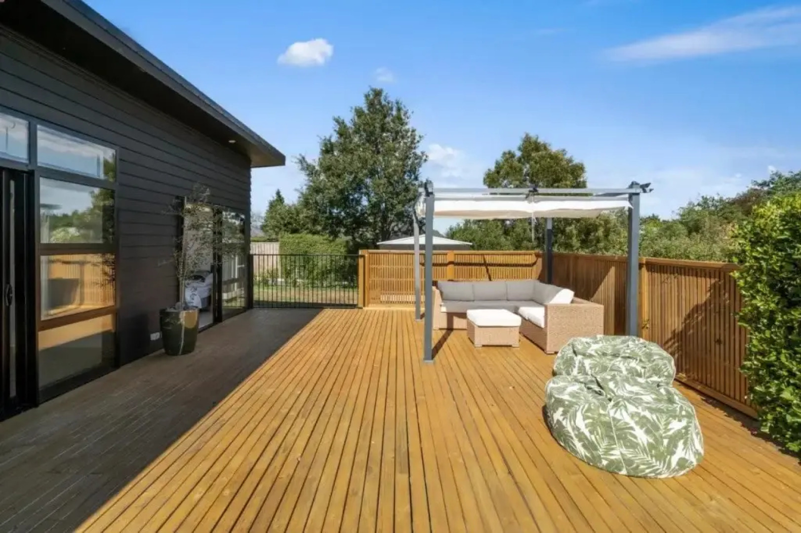 Cedar House - Martinborough Holiday Home