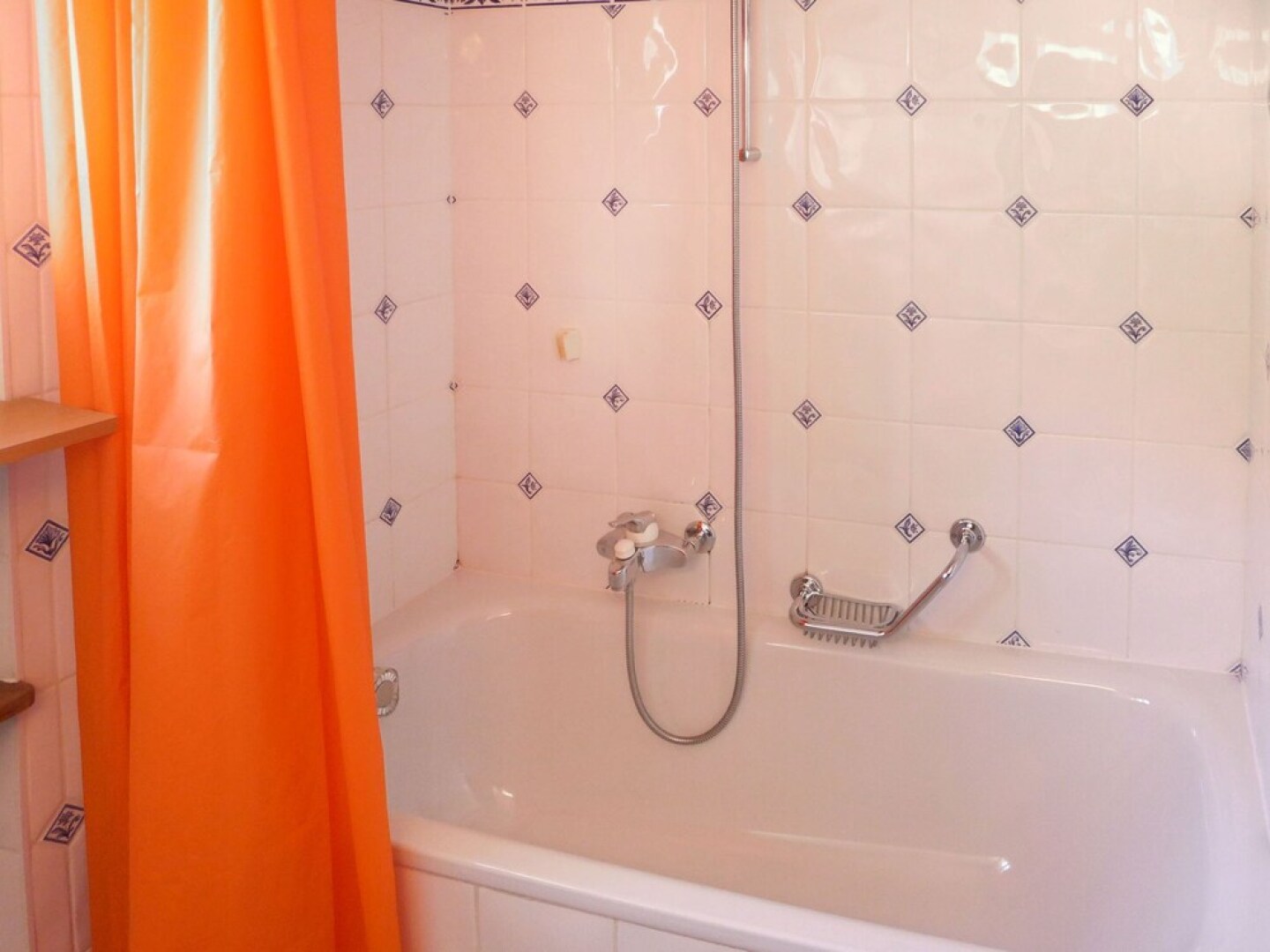 Christina 305 Lens VS