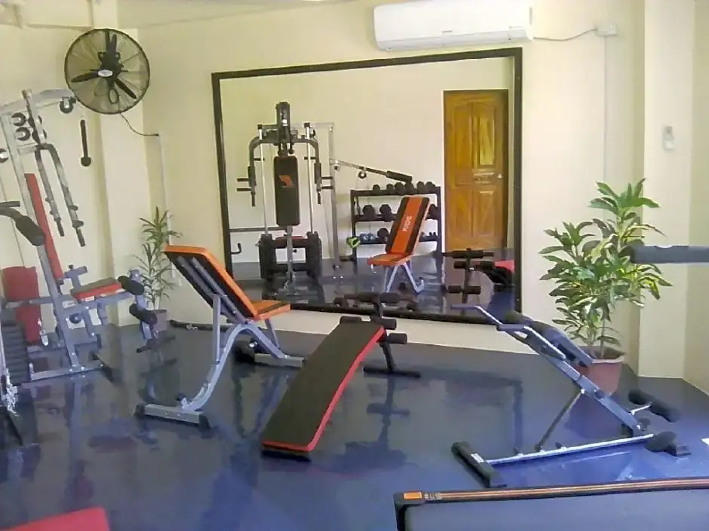 Jonas & Twins Resort