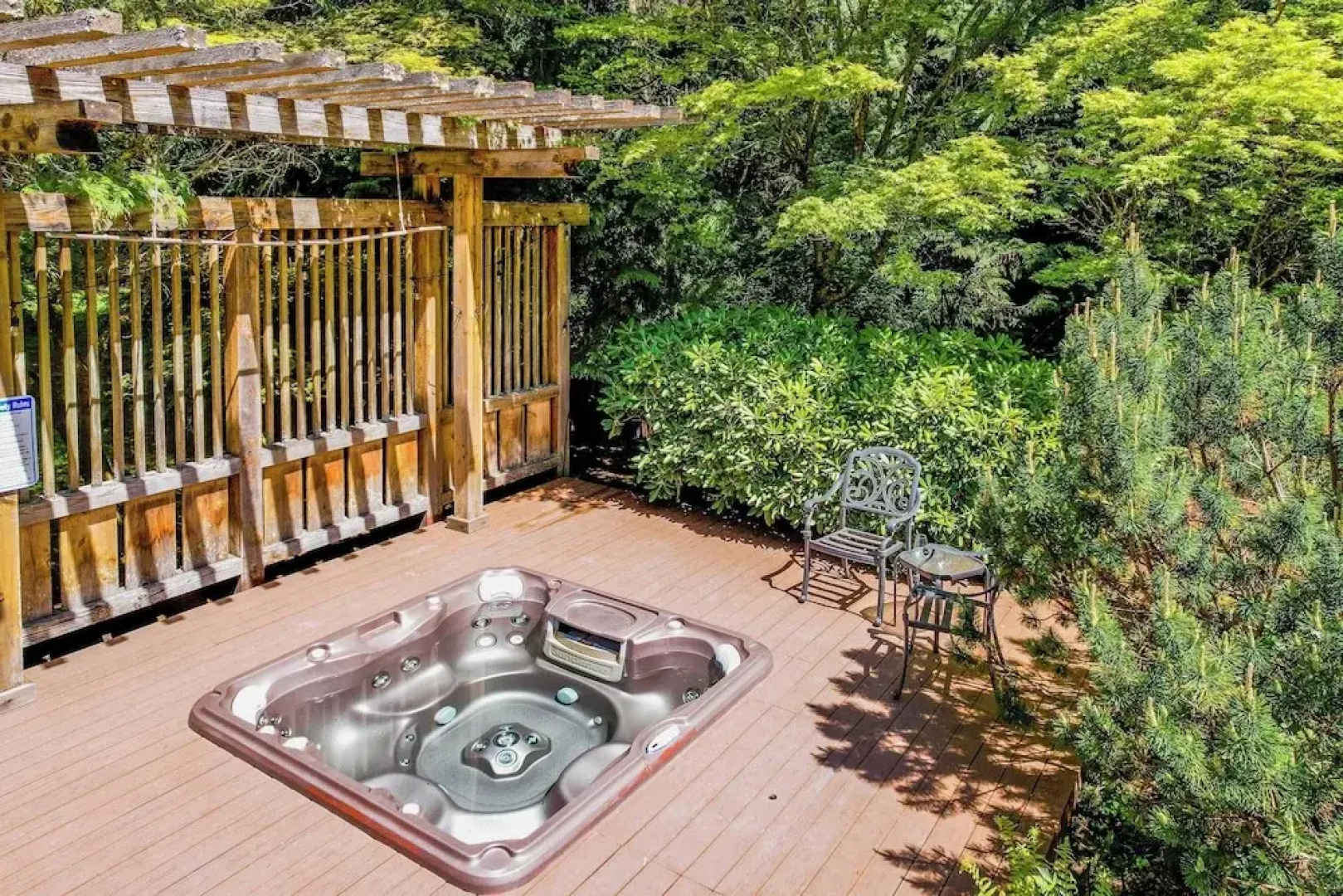 Rhythm Waters by Avantstay Garden Paradise, Pond