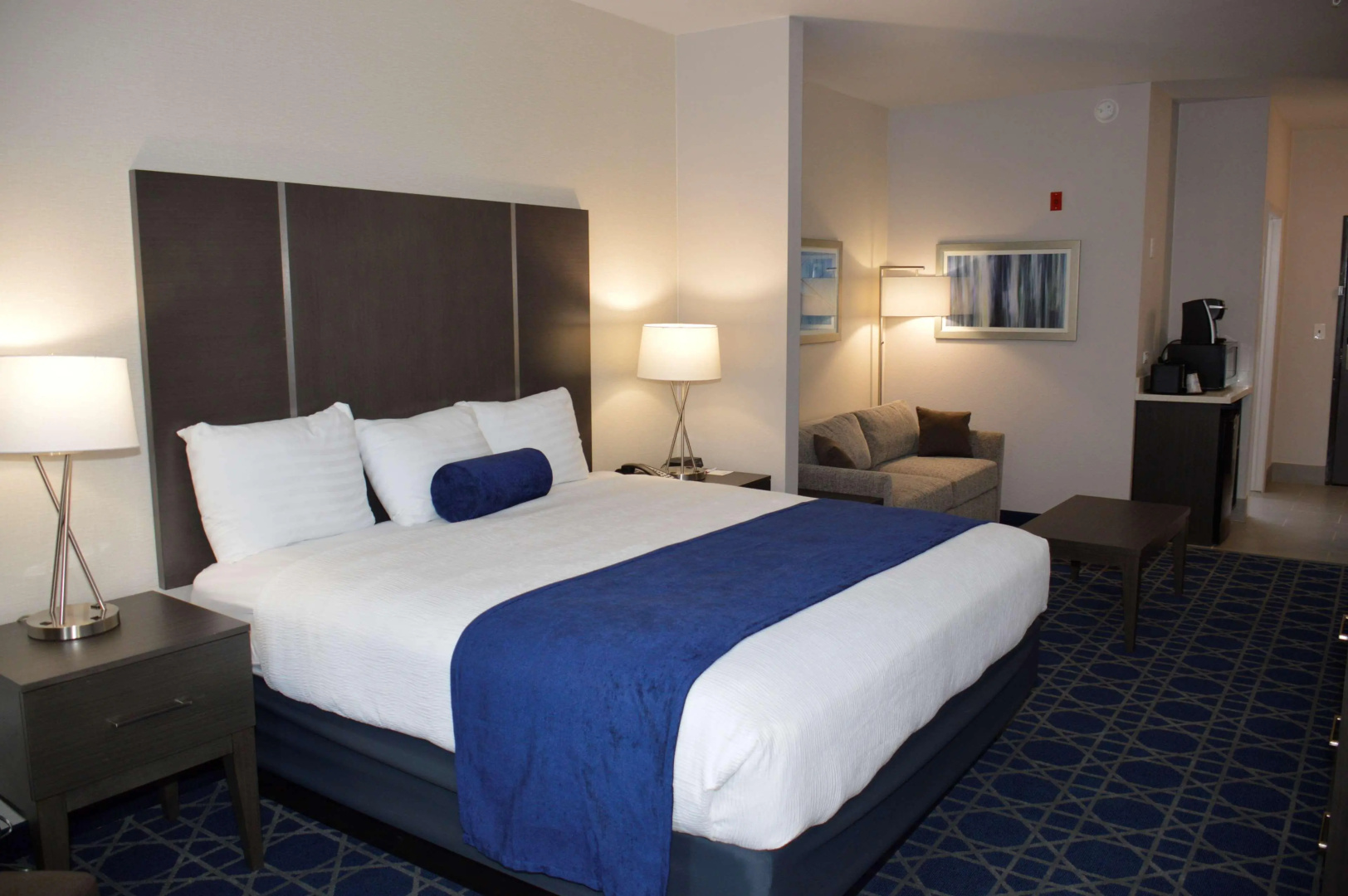 Best Western Plus Rama Inn & Suites