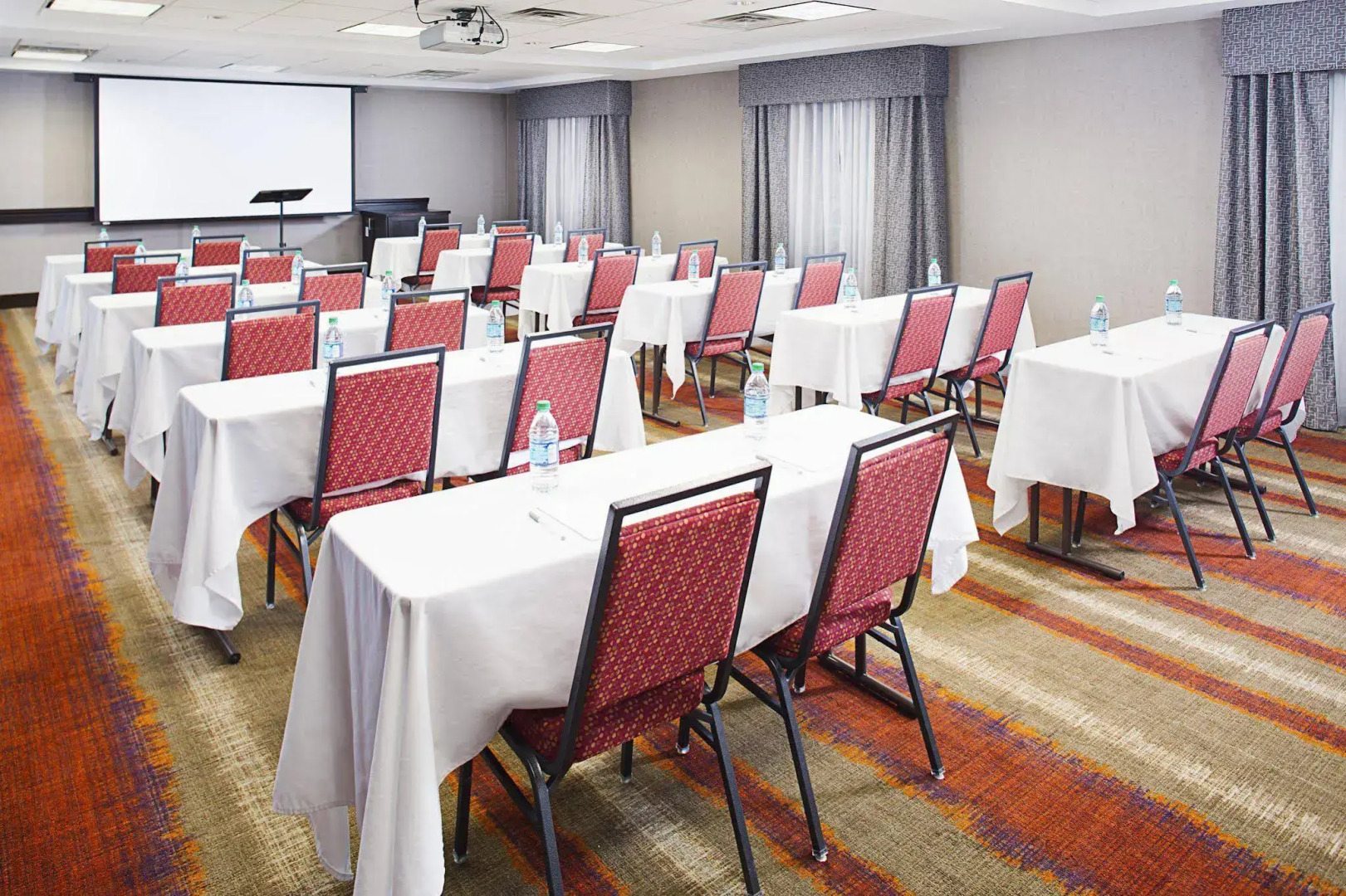 Hampton Inn & Suites Lansing West