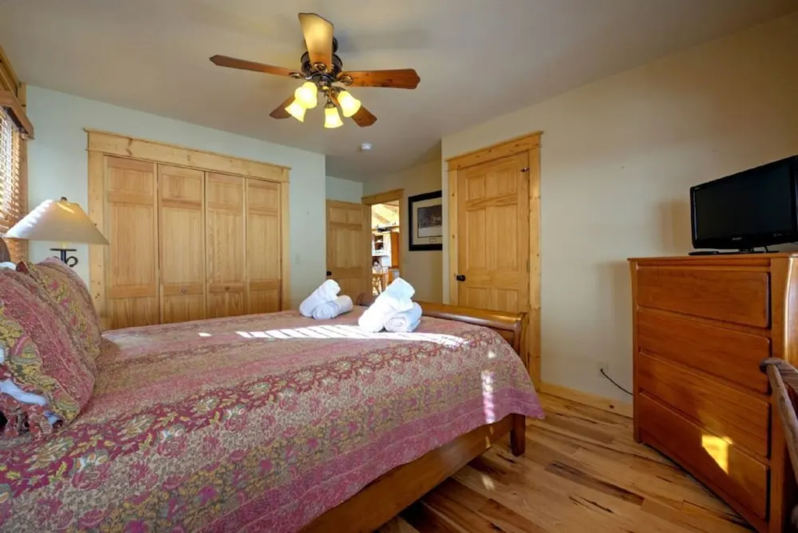 Black Bear Lodge at Scenic Wolf Resort - 3 Br Cabin