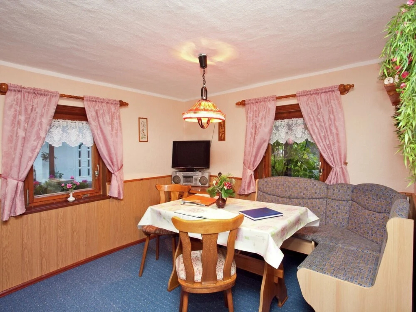 Luxury Cottage inSchmogrow-Fehrow Brandenburg near Lake