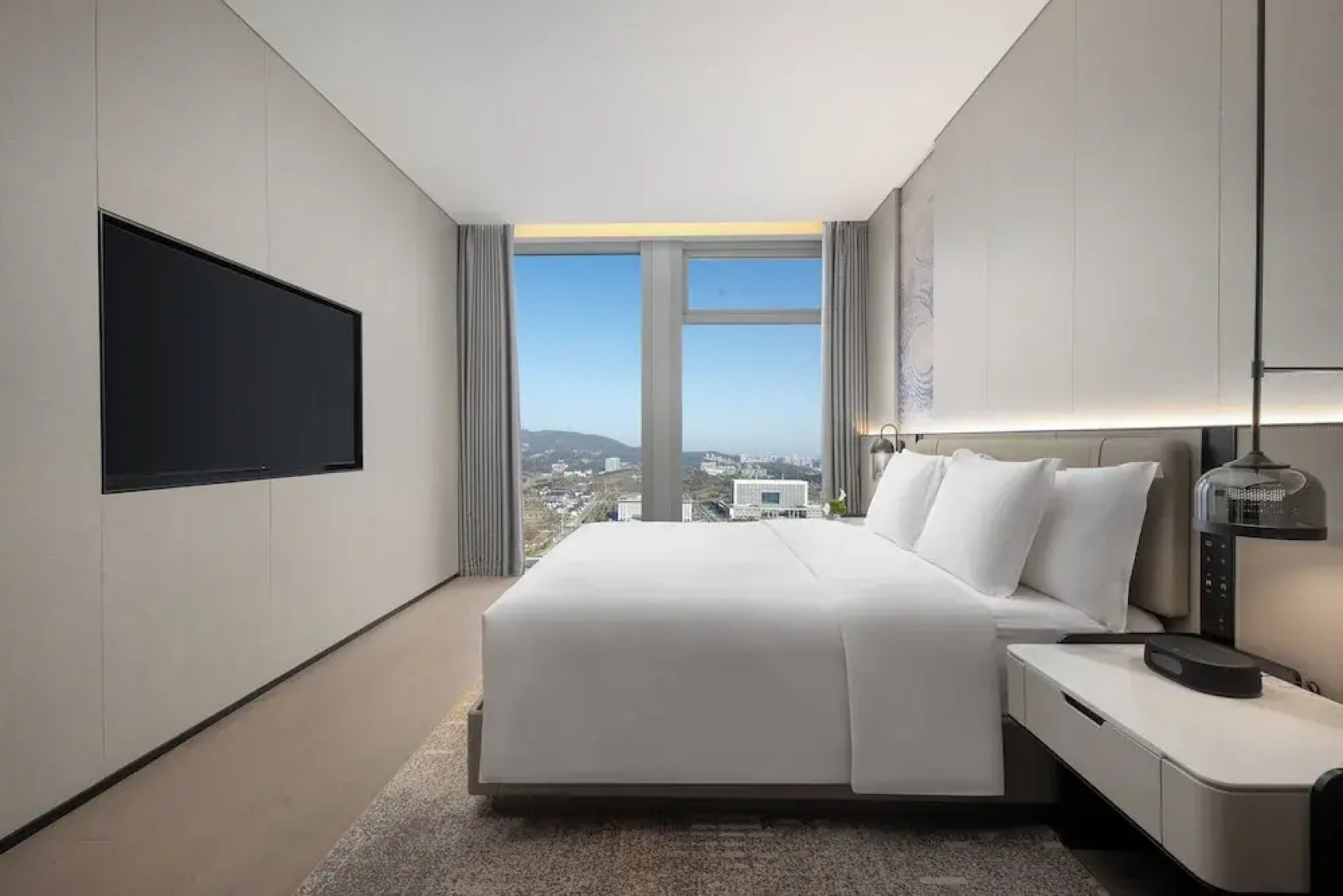 Crowne Plaza JINGMEN by IHG