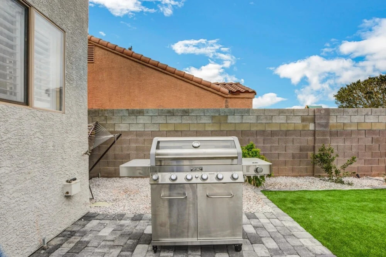 ZEN Retreat Jacuzzi Fire Pit BBQ Hammocks Patio Yoga Room Parking