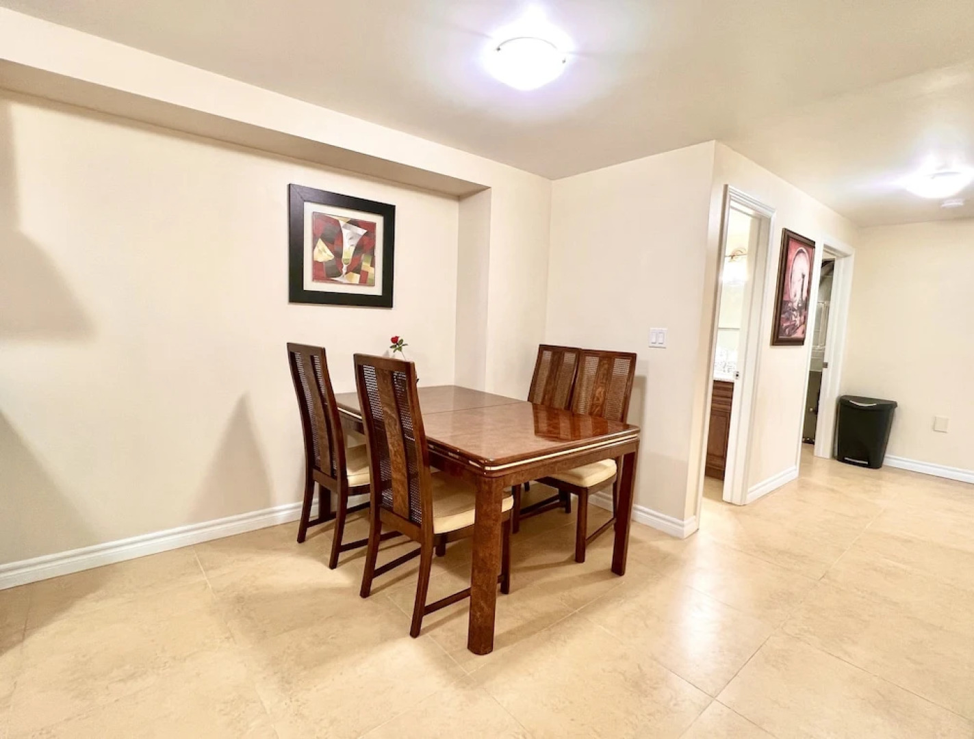 Cozy Home in Richmond Hill with Free Parking