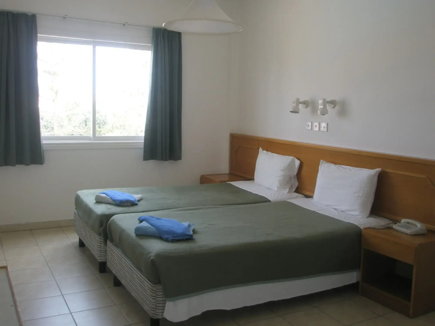 DebbieXenia Hotel Apartments