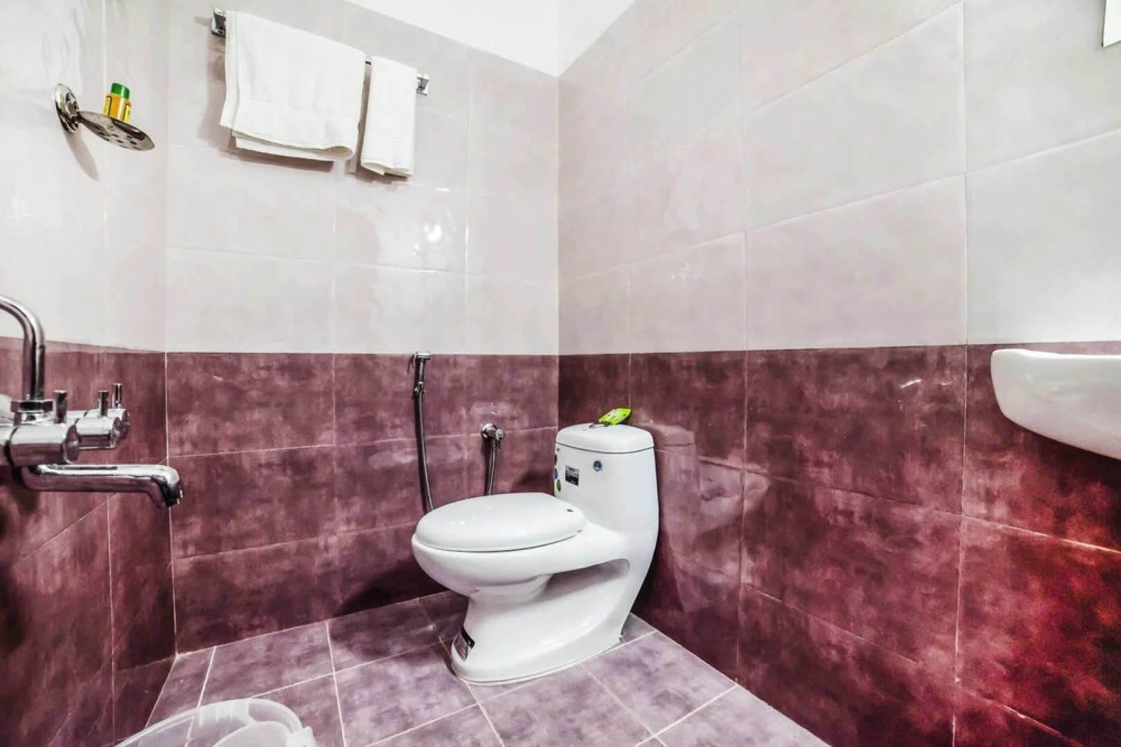 FabHotel Ghala Heights Ernakulam