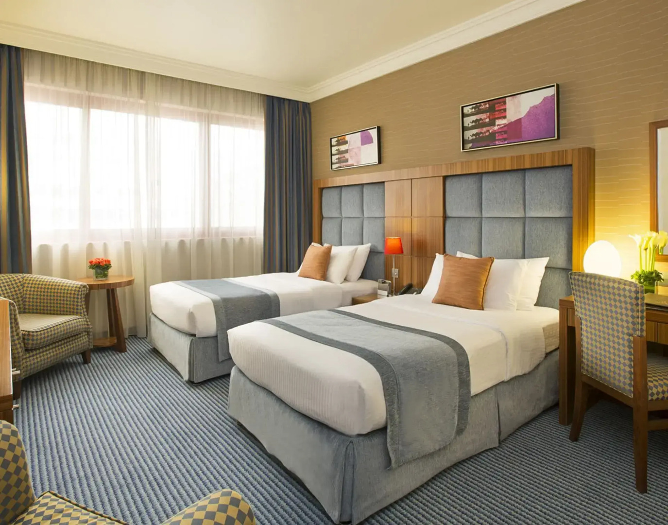 Отель City Seasons Al Hamra Hotel