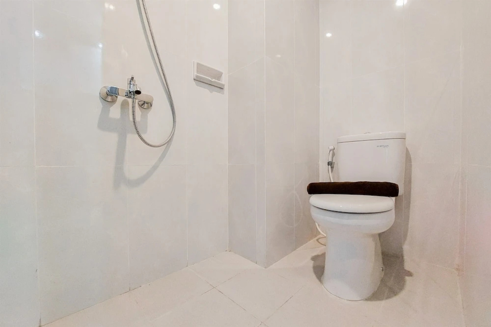 Minimalist And Homey Studio Serpong Garden Apartment