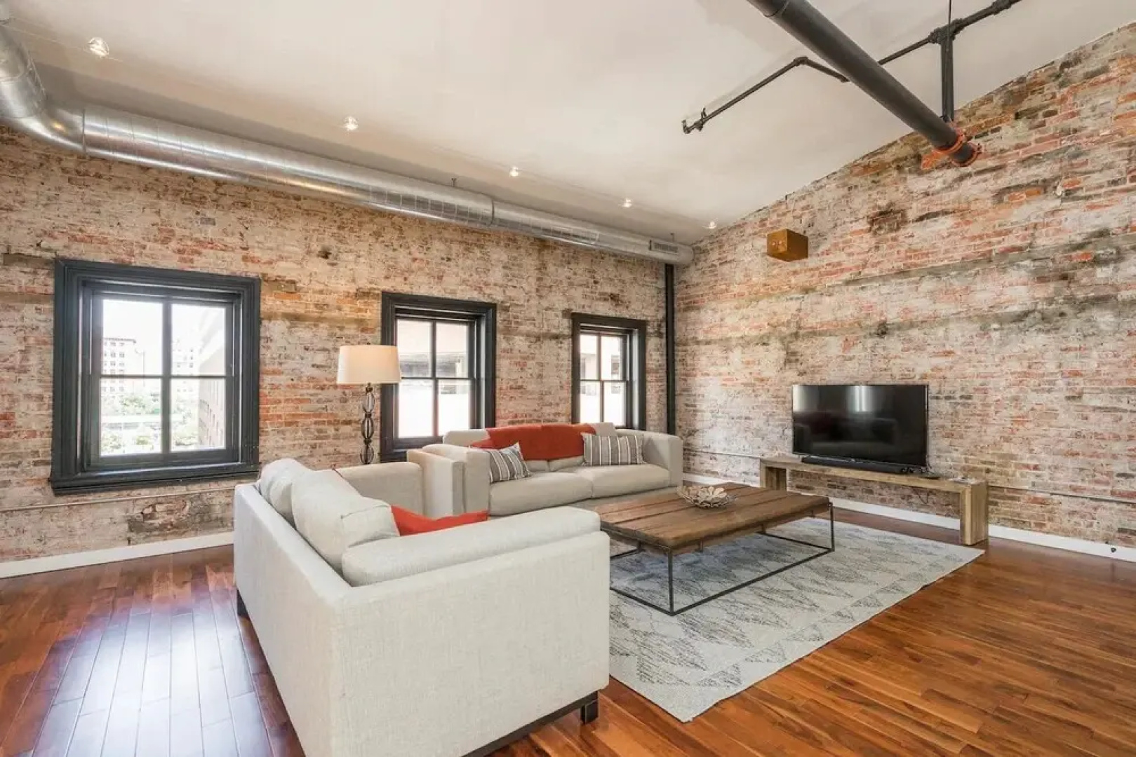 PRISTINE 3 BR Million-Dollar Loft