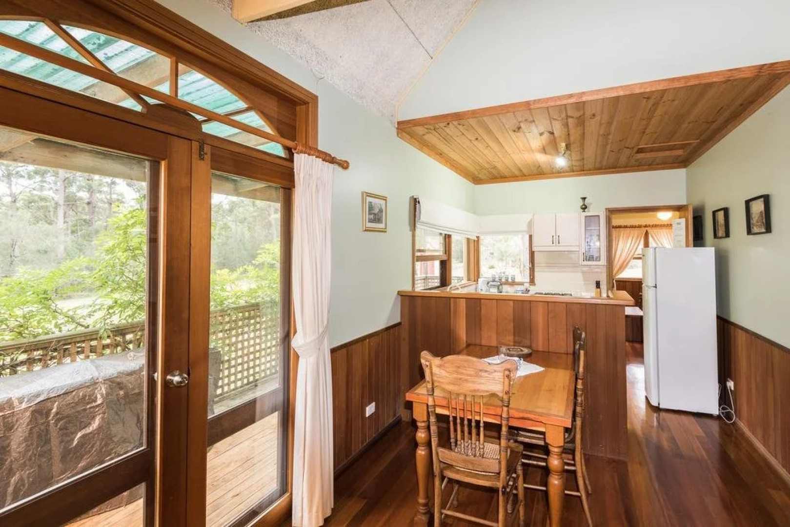 Bay and Bush, Jervis Bay