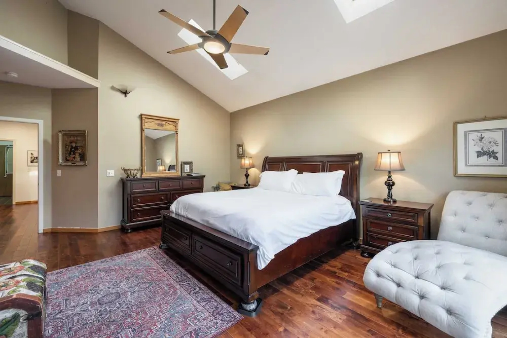 Valley of the Moon by Avantstay Tranquil Escape, Large Yard w/ Hot Tub & Fire Pit