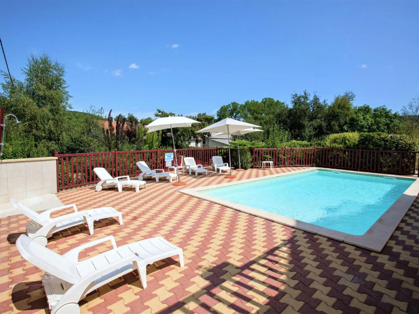 Holiday Home Right on the River Bank With Private Swimming Pool in Saint-julien-de-lampon