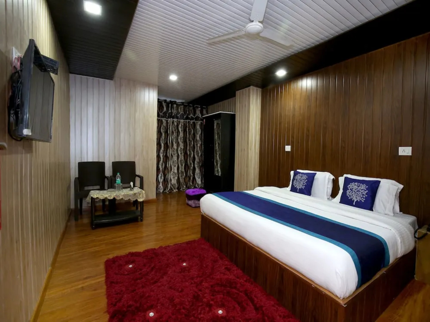 Hotel sai taj Deluxe