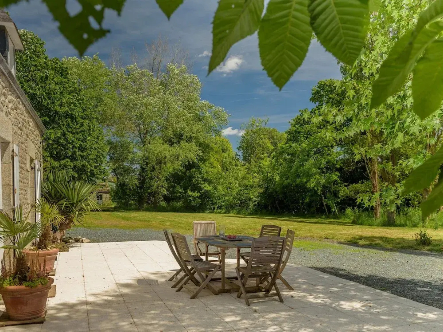 Beautiful Breton villa with private pool and large garden, 6 km from the coast