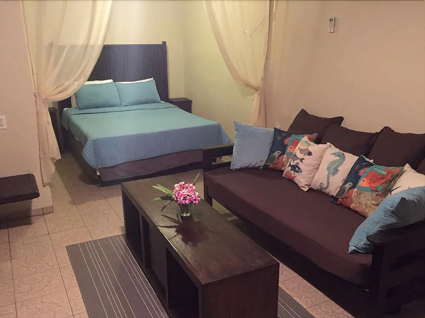 Parham Plaza Hotel