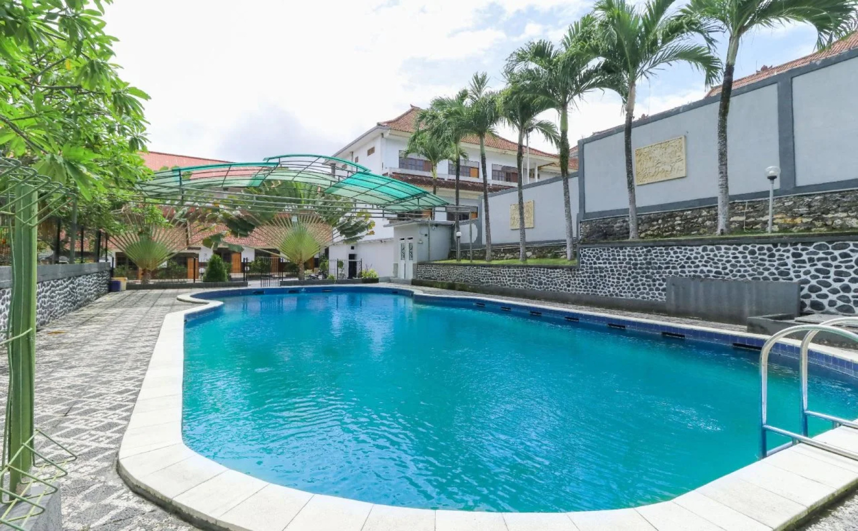 Nida Rooms Bali Bandung Sempidi Begonia at Hotel Made Bali