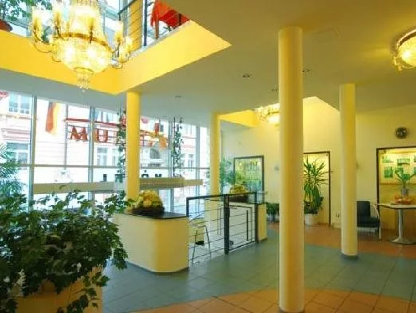 Atrium Hotel-Restaurant