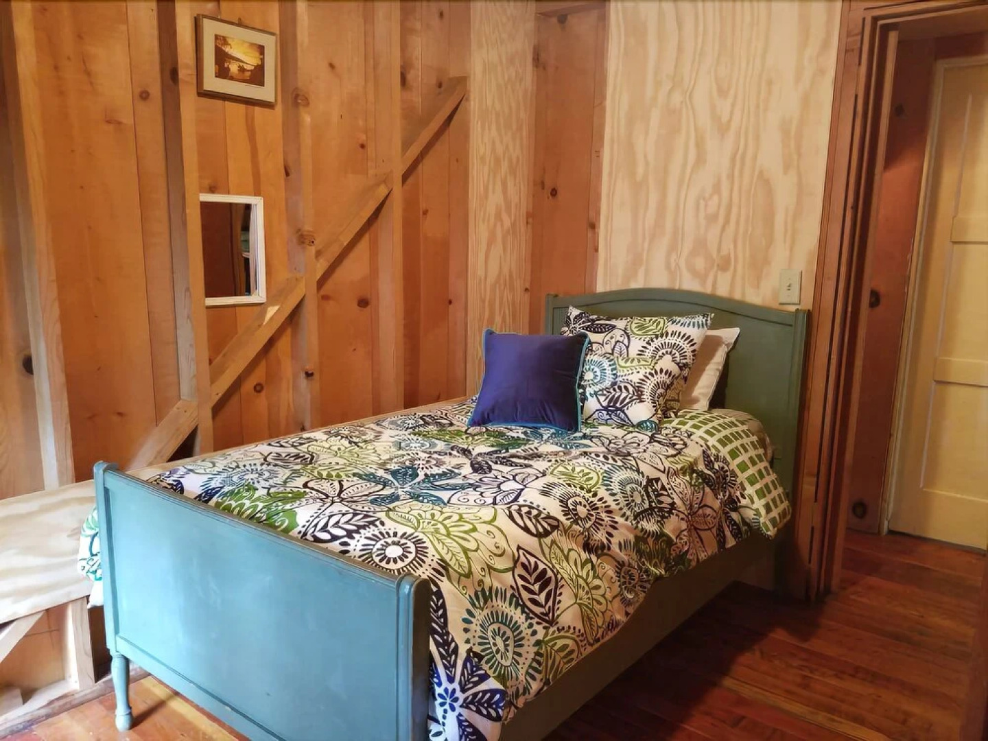 Rogers Cabin 4 Bedrooms 1.5 Bathroom Cabin