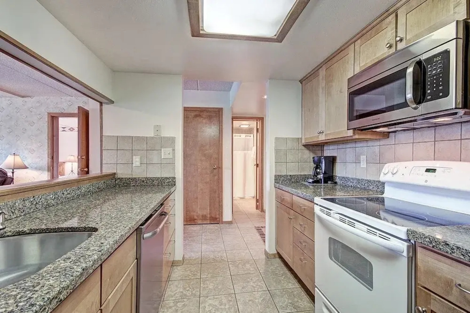 Roomy Condo with Great Amenities - VS438 by RedAwning