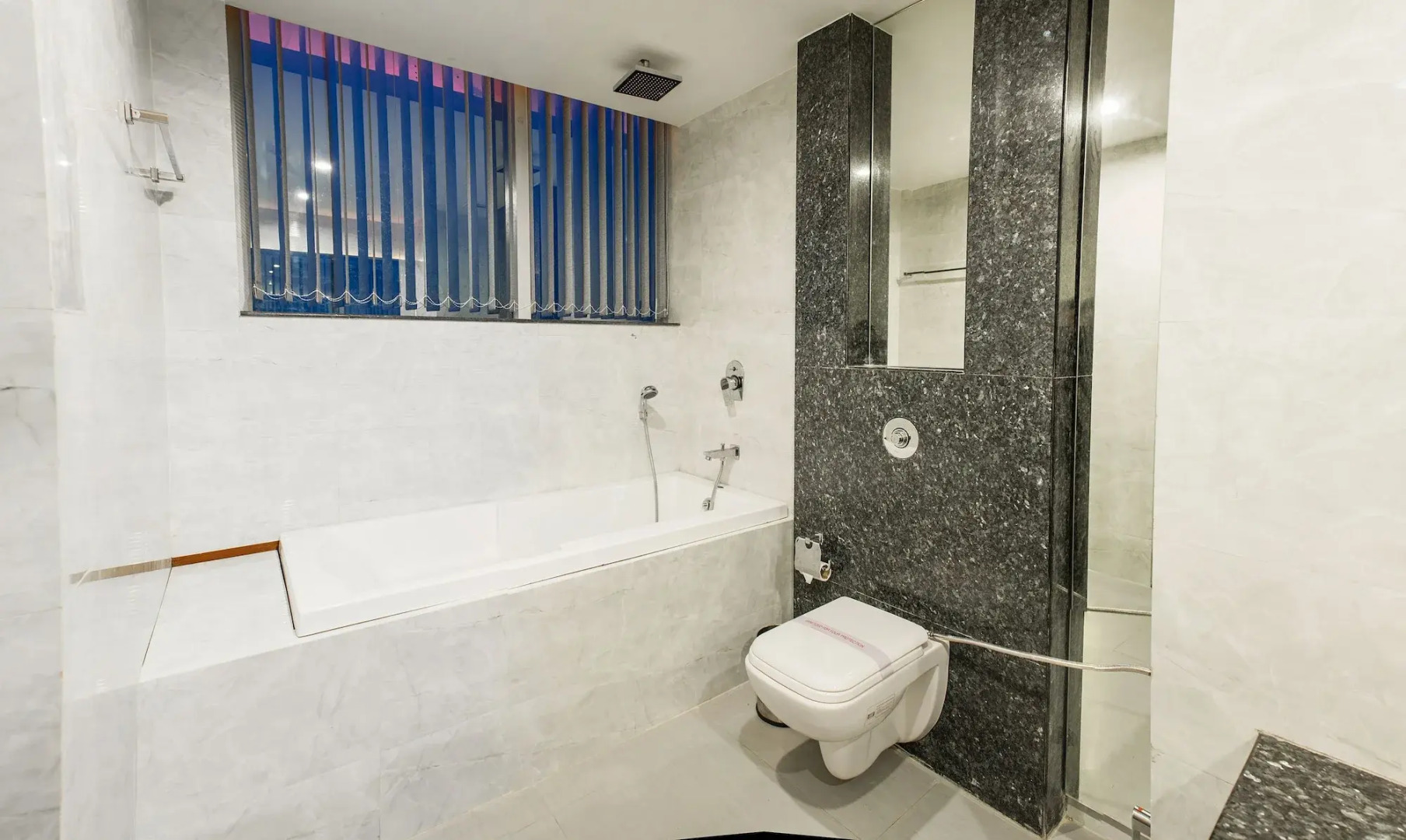 Hotel Narulas Aurrum