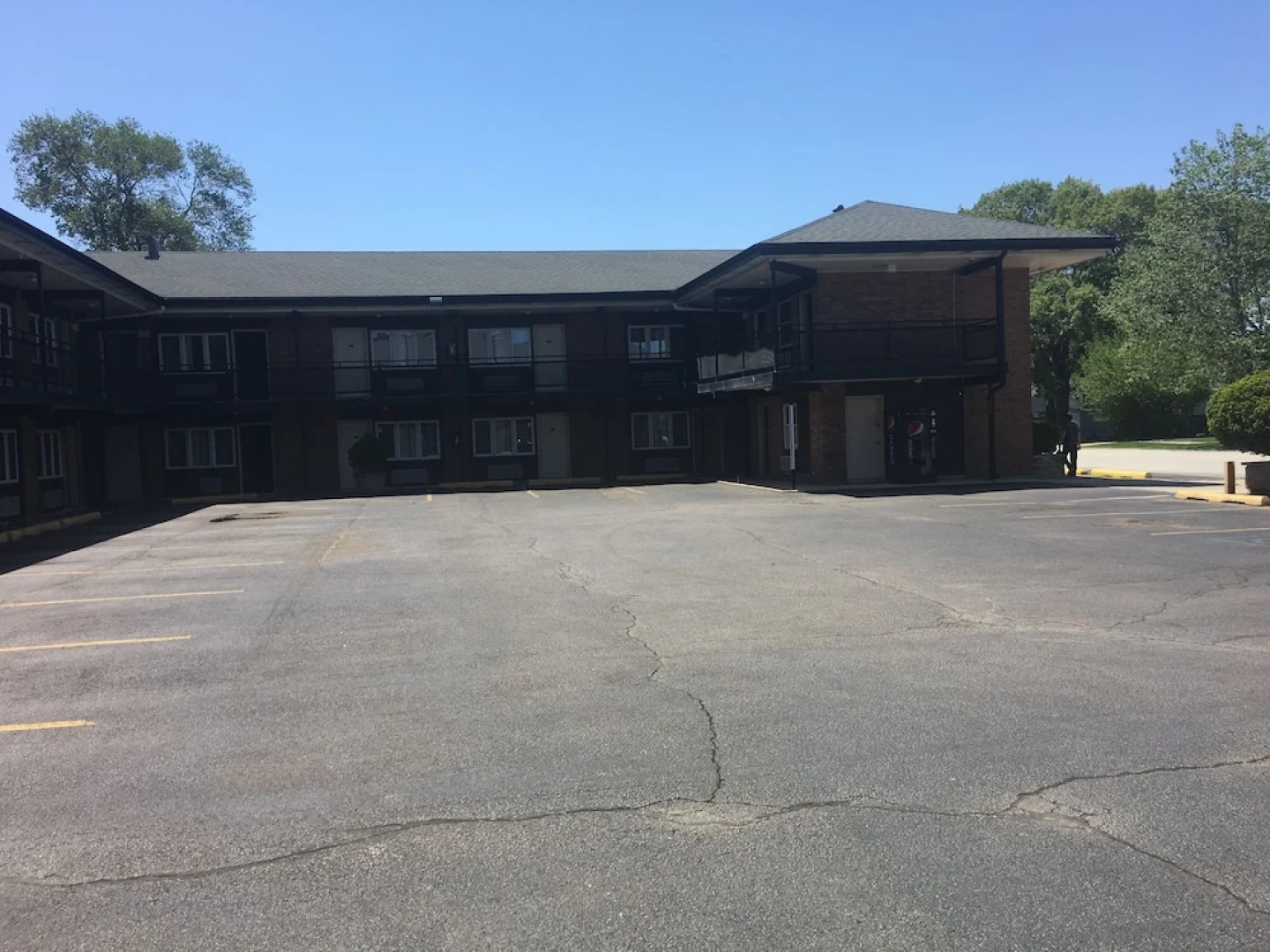Midway Inn & Suites