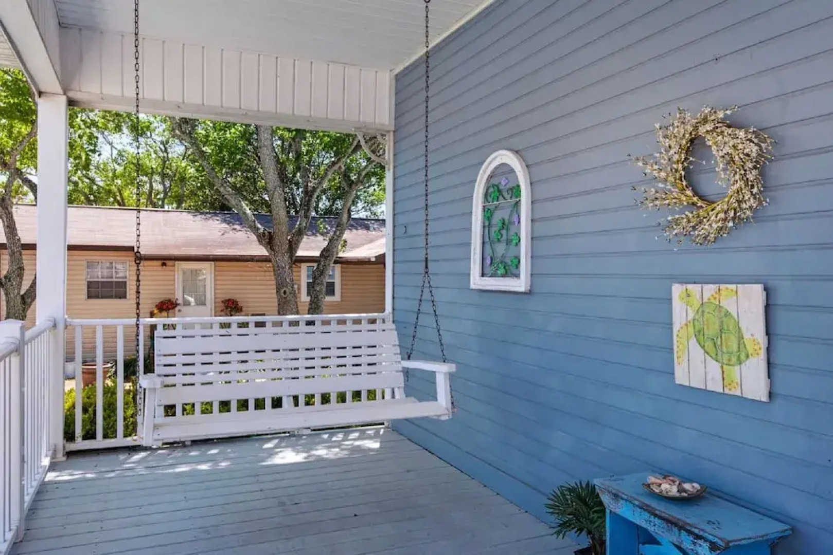 Beach Bungalow 3 Bedroom Apartment