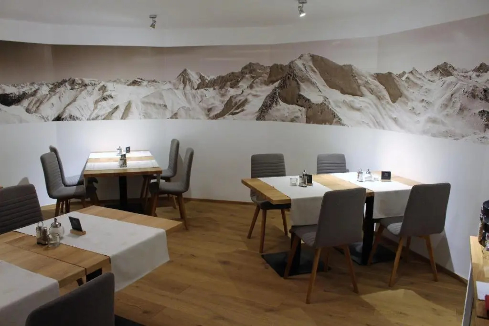 Grischuna Mountain Lodge