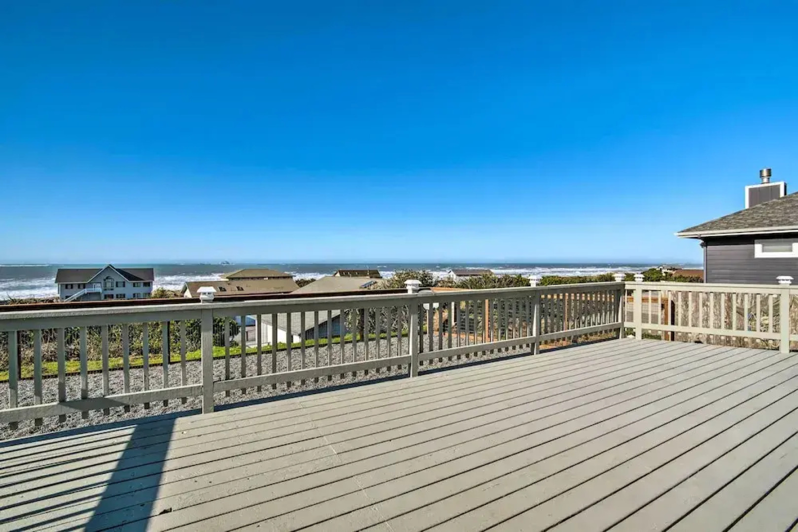 Gold Beach Home w/ Hot Tub, 1/4 Mi to Beach!