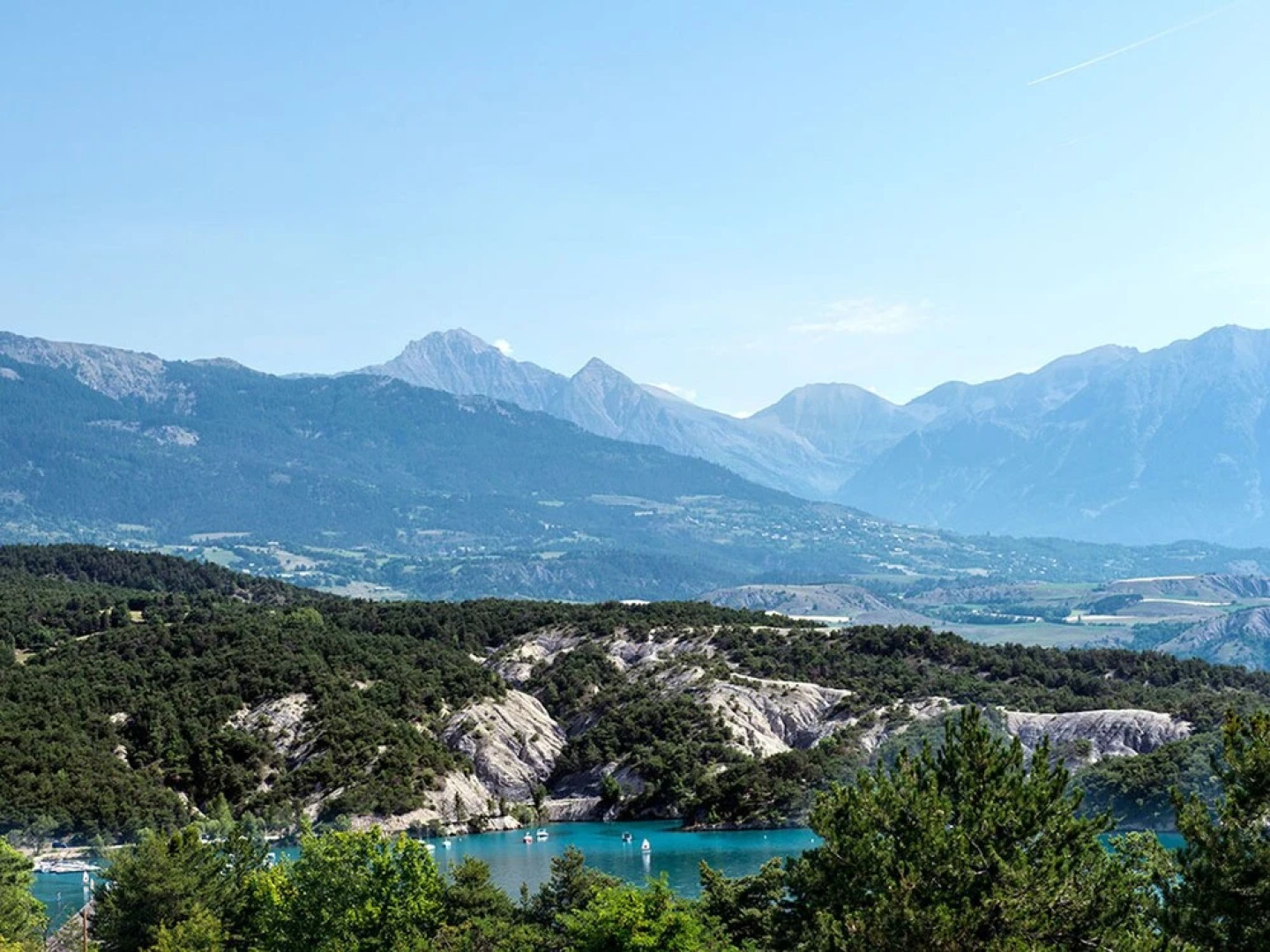 Wooden Chalet in the Cozy and Sporty and Beautifull Chorges